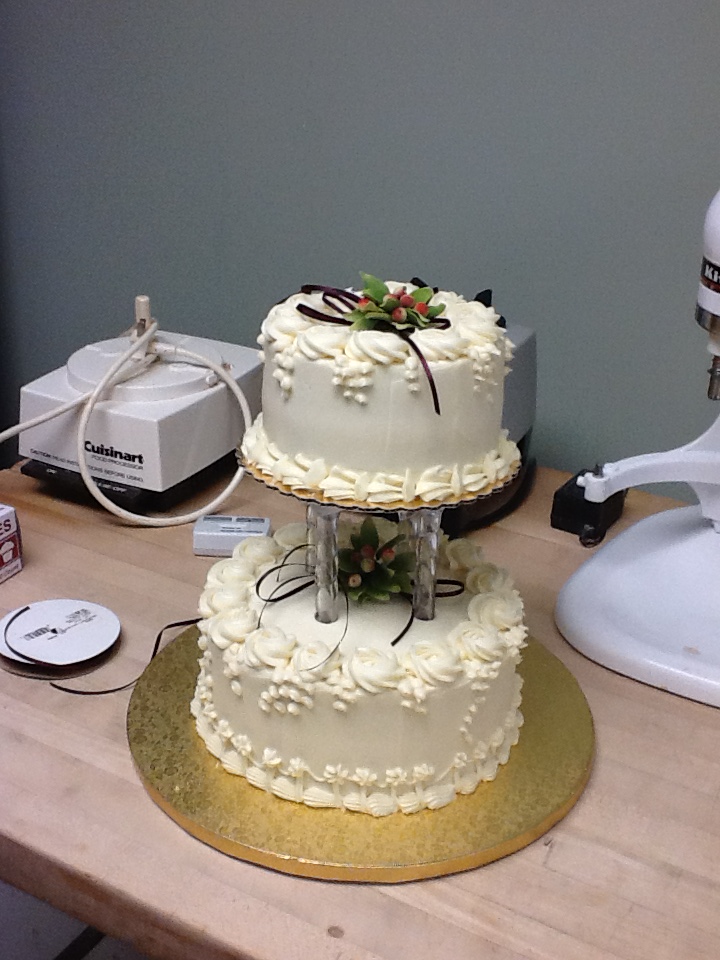 small_wedding_cake_idea.