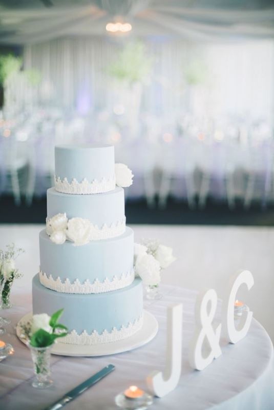 13-loveliest-serenity-wedding-cake-ideas-12.