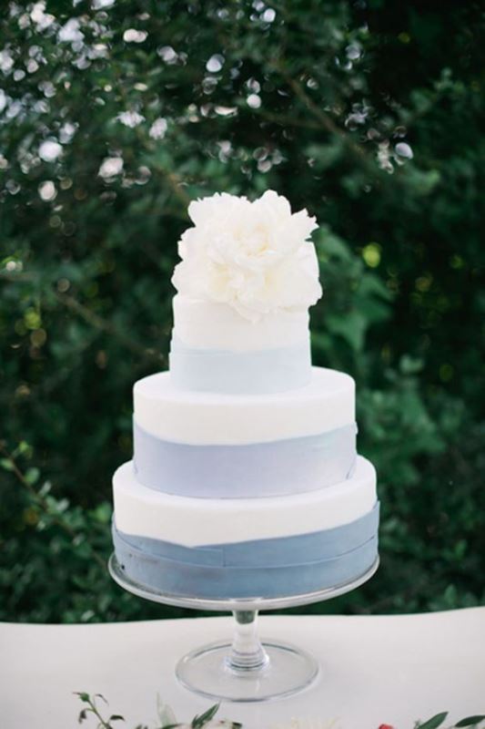 13-loveliest-serenity-wedding-cake-ideas-8.
