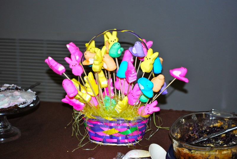 Easter-Centerpieces-With-Brown-Cloth.