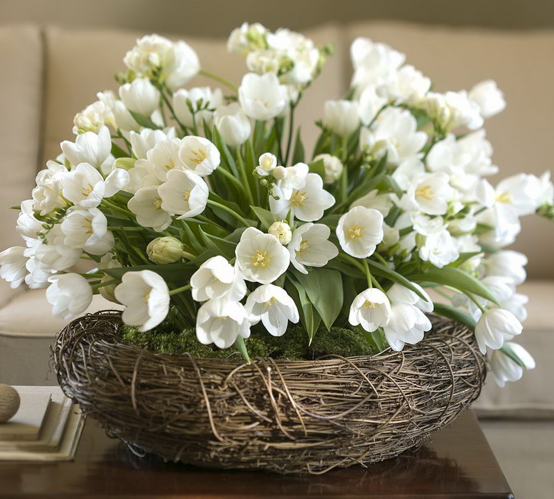 Easter-Centerpieces-With-White-Flowers