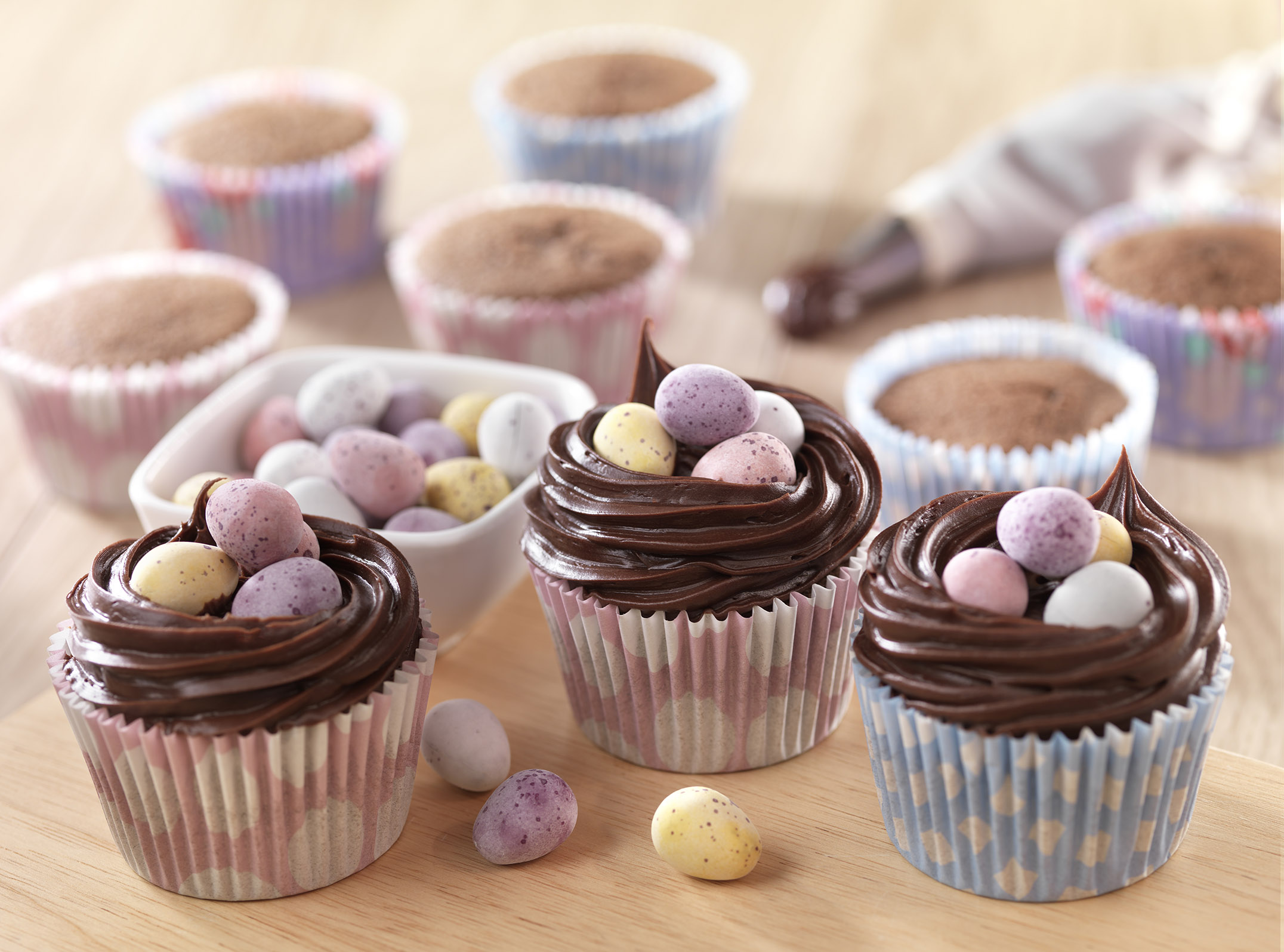Easter-Chocolate-Cupcakes.