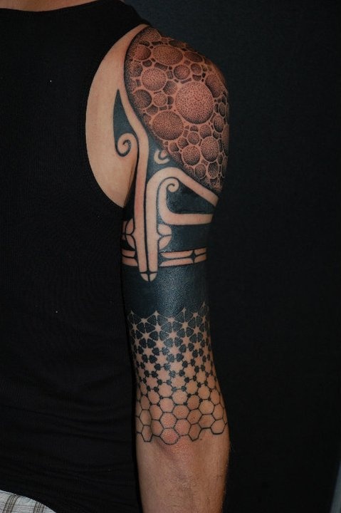 Geometrical-sleeve-tattoo-tatouaz-maniki-3.