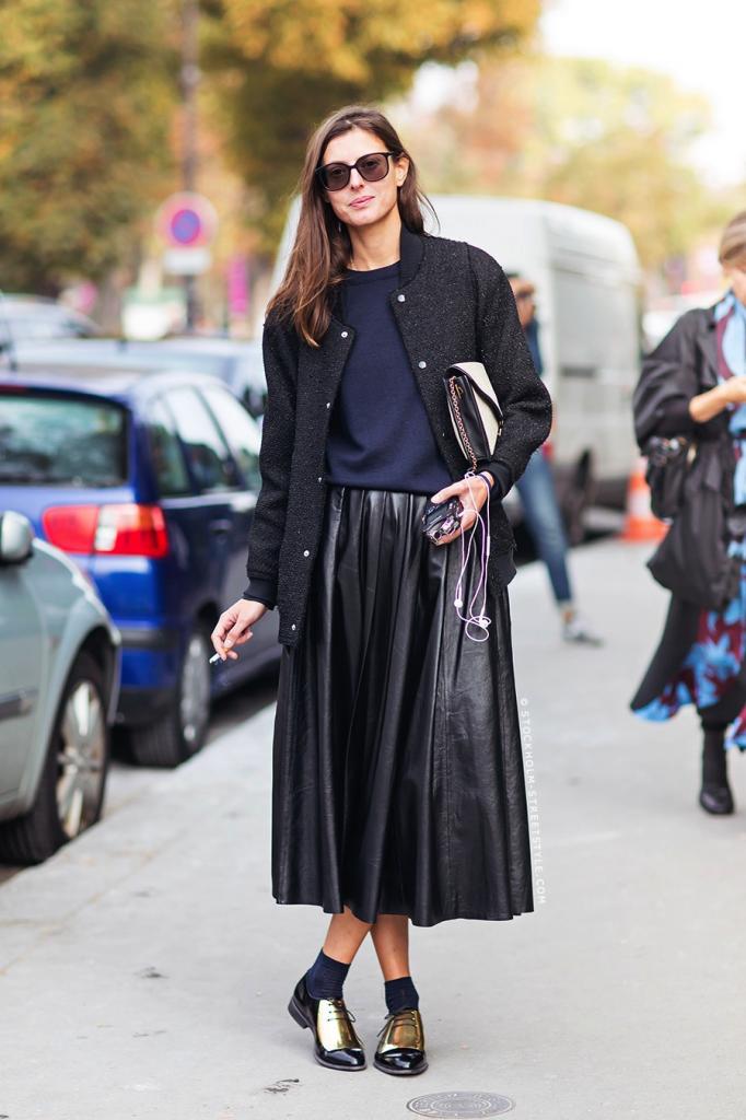 Le-Fashion-Blog-Street-Style-Leather-Pleated-Skirt-Celine-Gold-Oxfords-Paris-Fashion-Week-Via-Stockholm-Streetstyle.