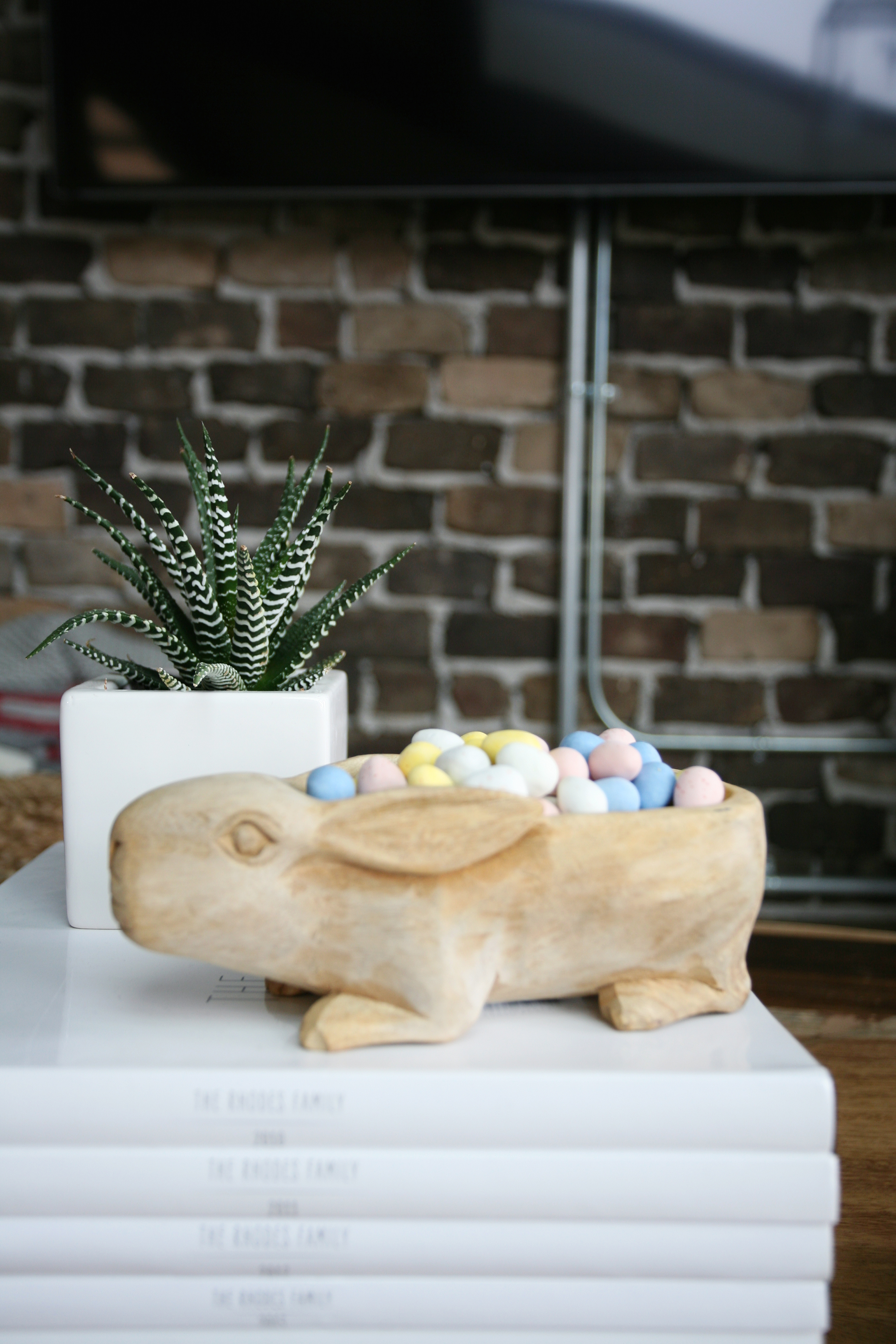 Minimalist-modern-Easter-decorations-wooden-bunny-dish-via-seejaneblog