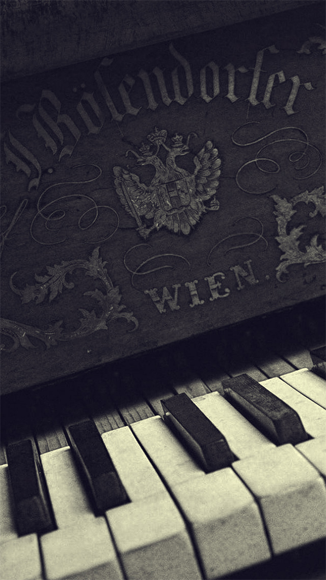 Old-Piano-Keyboard-Closeup-iPhone-5-Wallpaper.