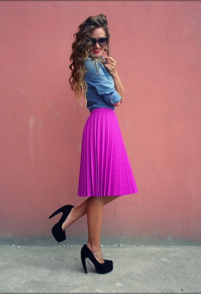 Spring-Outfit-Idea-with-Denim-Blouse-and-Pleated-Skirt.