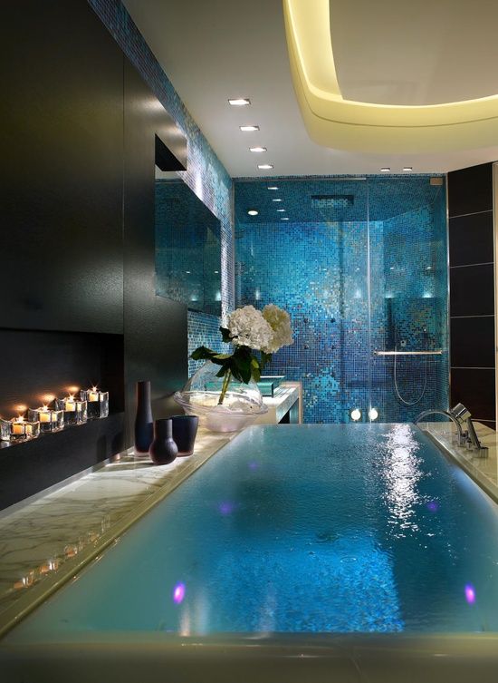 blue-master-bathroom-designs-with-tub