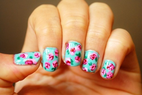 cute-flowers-girl-nail-art-nail-polish-