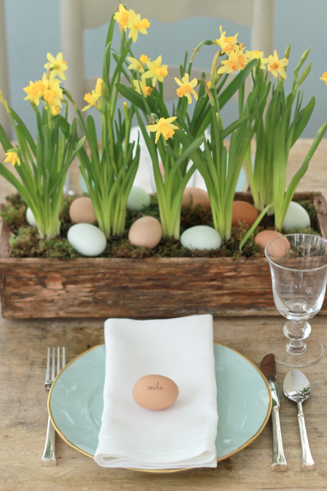 dining-room-ideas-amazing-easter-table-decorating-idea-with-green-plant-decorations-also-awesome-brunch-menu-also-baby-blue-plate-easter-table-decoration-ideas-easter-table-decorations-ideas-easter-