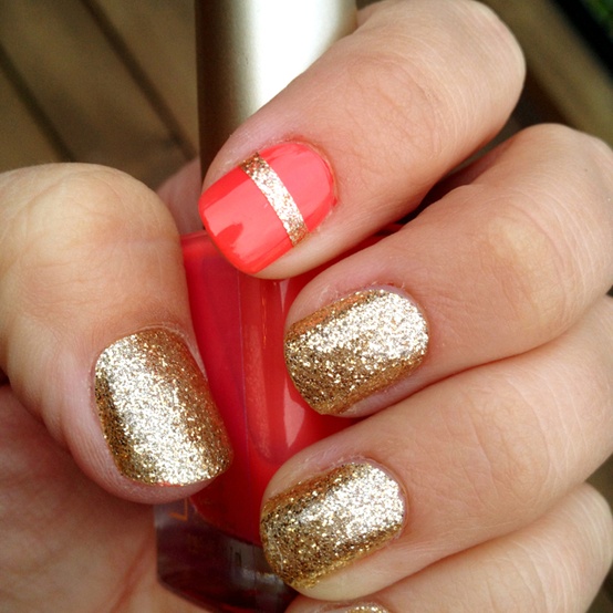 gold-glitter-and-hot-pink-nails.