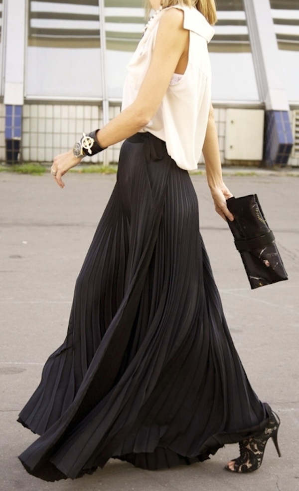 long-black-pleated-skirt
