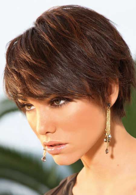 short-layered-hairstyle-for-thick-hair.