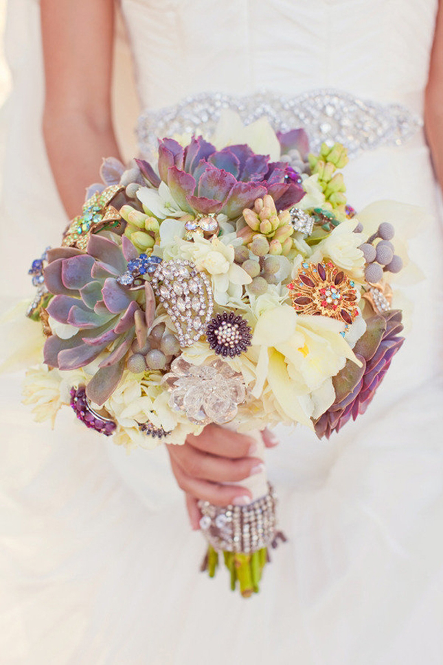wedding-bridal-bouquets-succulents-brouch