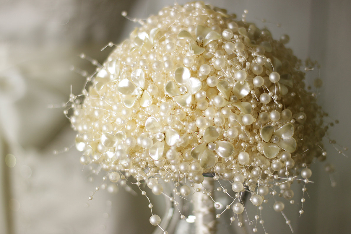 white-pearl-bridal-Bouquets.
