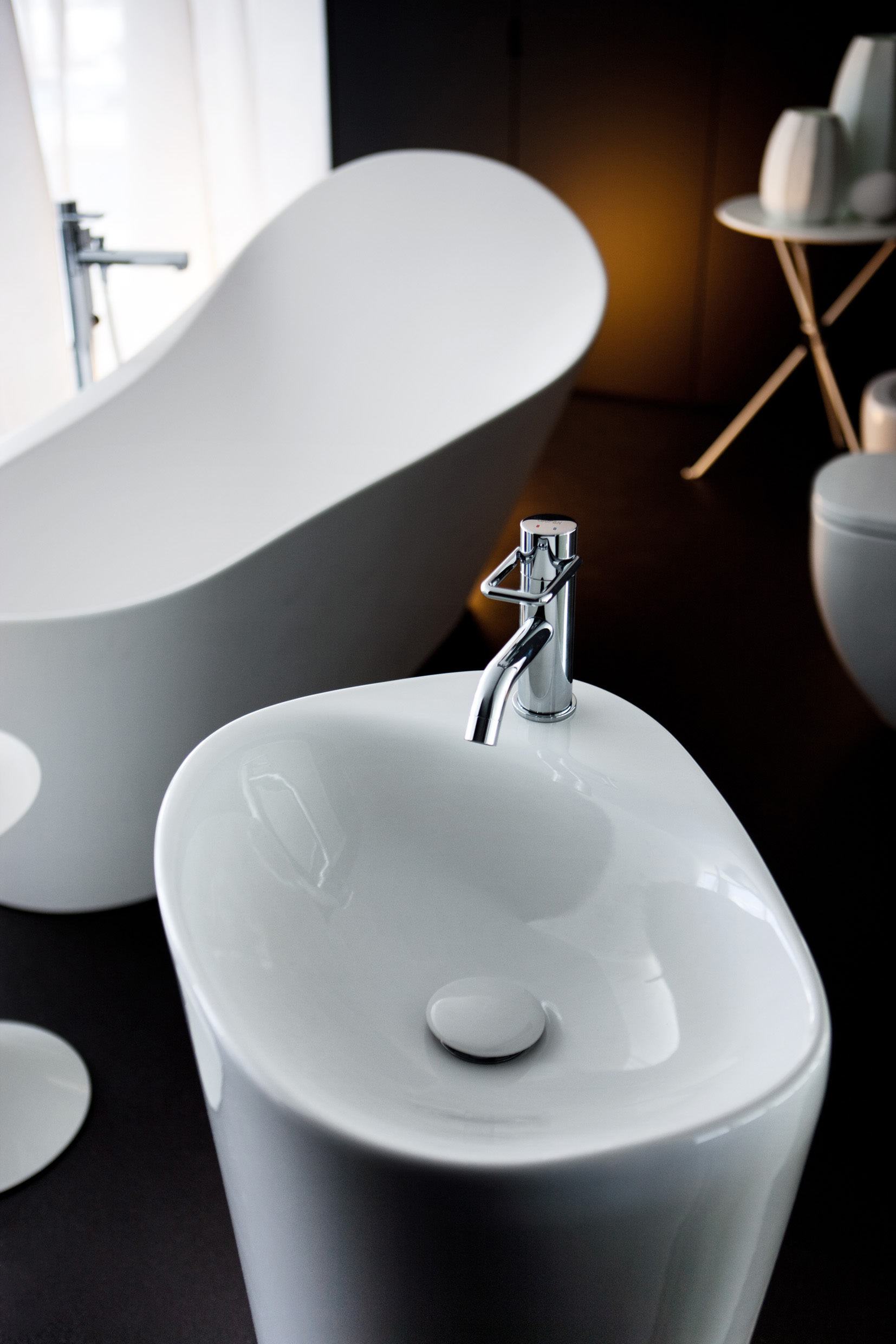 Minimalist-modern-bathroom-sinks.