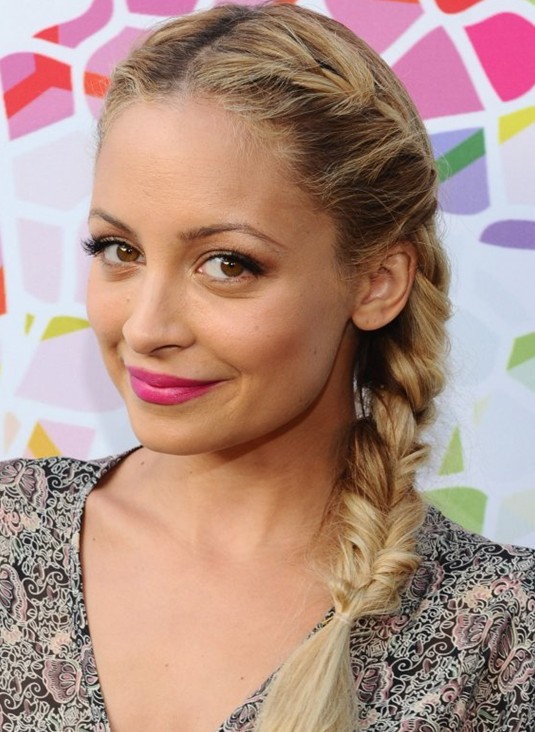 Nicole-Richie-Hairstyles-Cute-Side-Braided-Hairstyles-with-Bangs