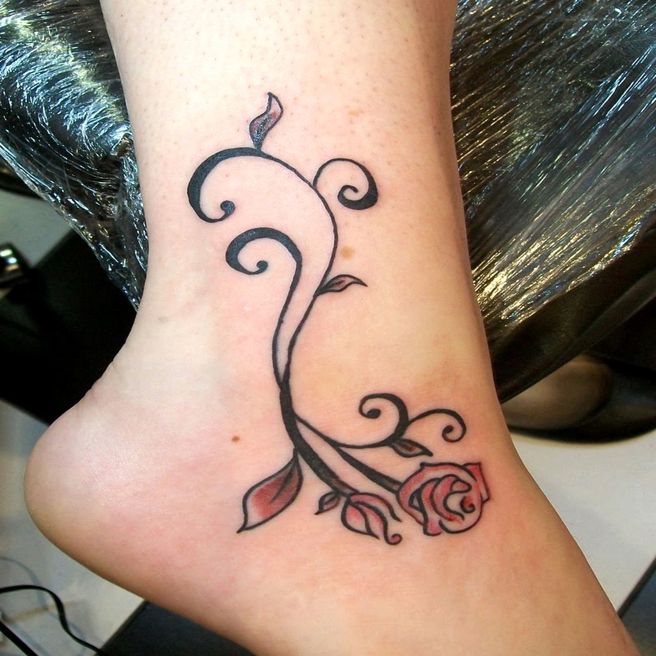 latest-rose-ankle-tattoo-design.j