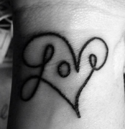 small-heart-tattoo-on-wrist