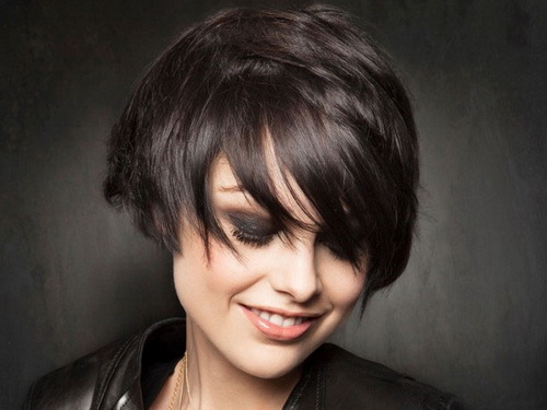 Hottest-and-Chicest-Short-Hairstyles-For-Girls.