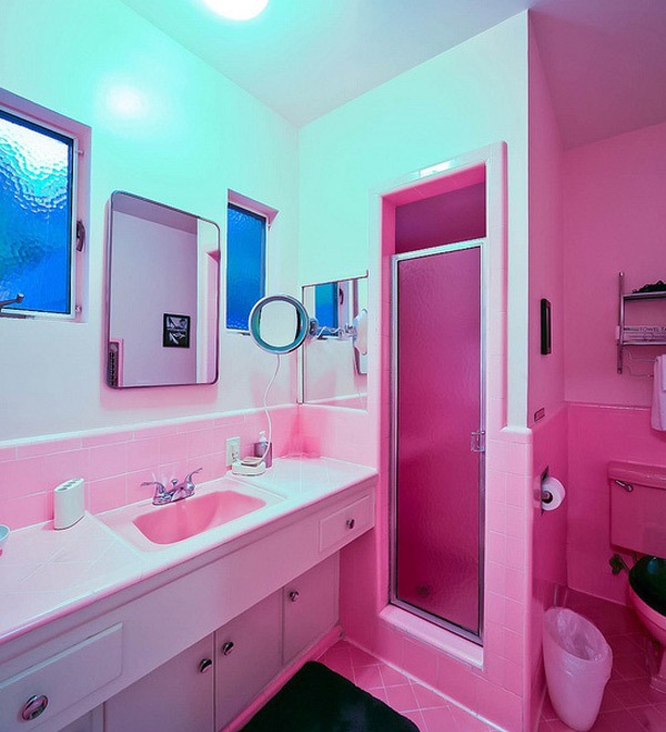 Neon-Pink-Girly-Bathroom-Design.