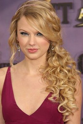 taylor-swift-side-swept-hairstyle.