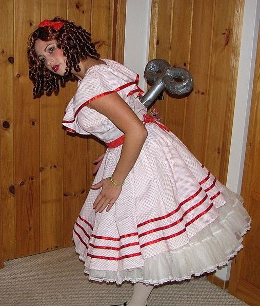 creative-easy-Homemade-Halloween-costumes-for-adults-winding-doll