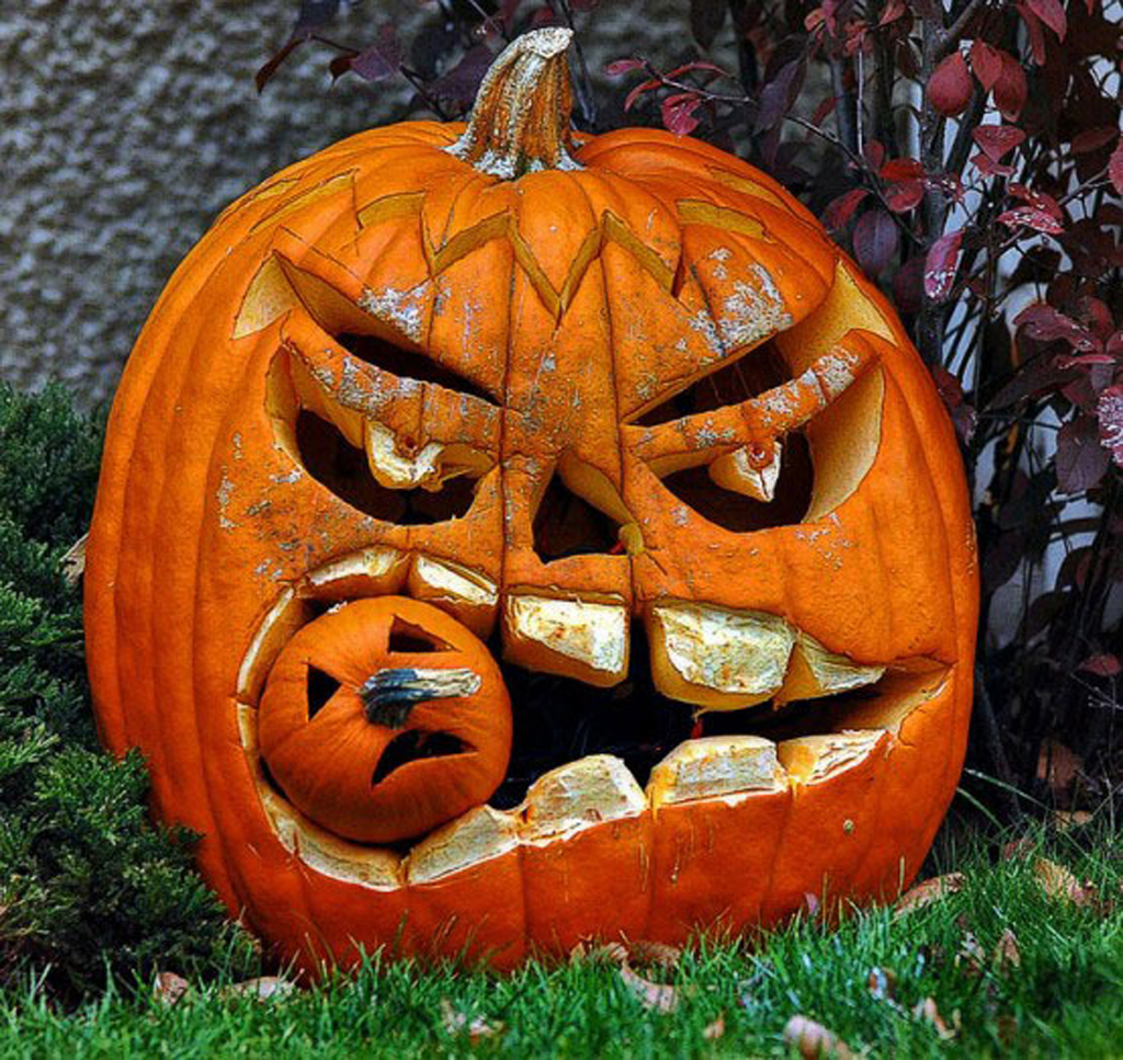 stunning-halloween-decoration-with-scary-double-pumpkin-decoration-in-angry-face-for-garden-design-idea