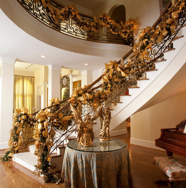 christmas-staircase-decorating6