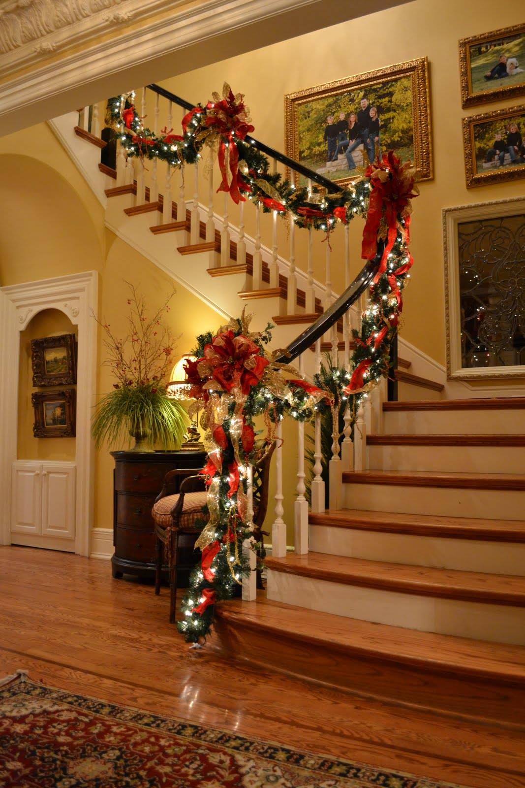 staircase-christmas