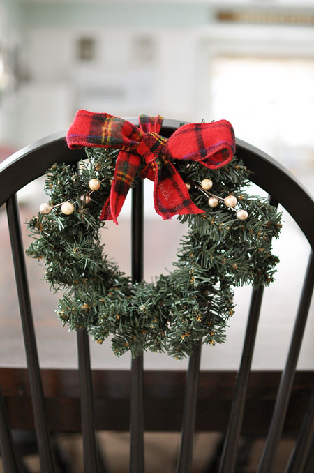 christmas-chair-decor-chair-wreath