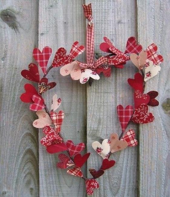 diy-red-heart-shaped-hanging-valentine-decoration-on-rustic-wood-wall