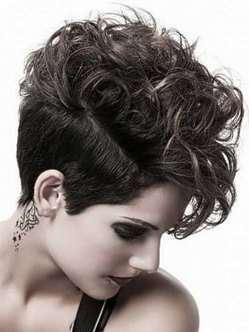 Best-Short-Haircuts-For-Curly-Hair-