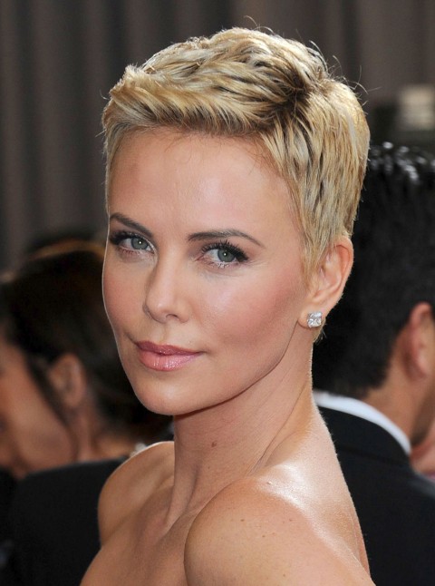 Charlize-Therons-short-hairstyles