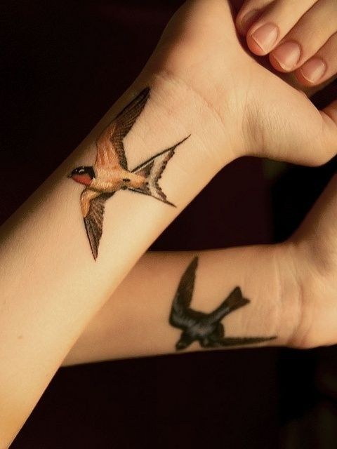 Female-Wrist-Tattoos 17