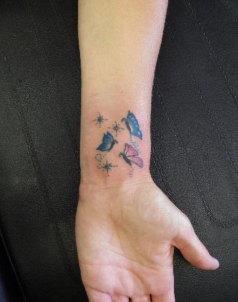 Female-Wrist-Tattoos 7
