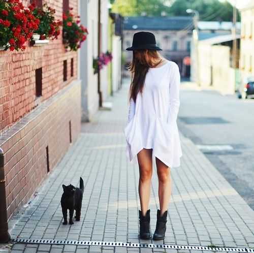 motorcycle-boots-white-dress-street-style.