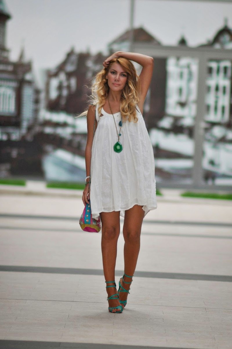 simona-mar-blog-summer-2014-street-style-fashion-bershka-festival-white-boho-mini-dress-glossi-turquoise-sandals-heels-accessorize-pom-poms-pouch-cross-body-bag-Huge-green-agate-stone-necklace-