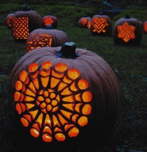 ATTRACTIVE HAND MADE PUMPKIN CARVINGS TO DECORATE UR HOUSE FOR THE ...