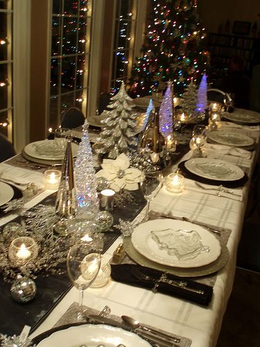 christmas-table-candles-decorations