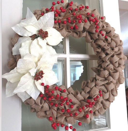 christmas-wreath-ideas-burlap-wreath-berries-poinsettis-DIY-burlap-wreath-ideas