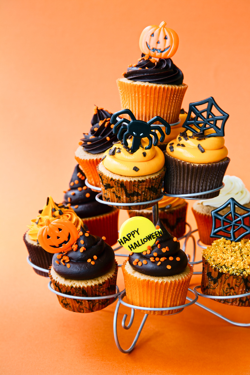 Cupcake stand filled with Halloween cupcakes