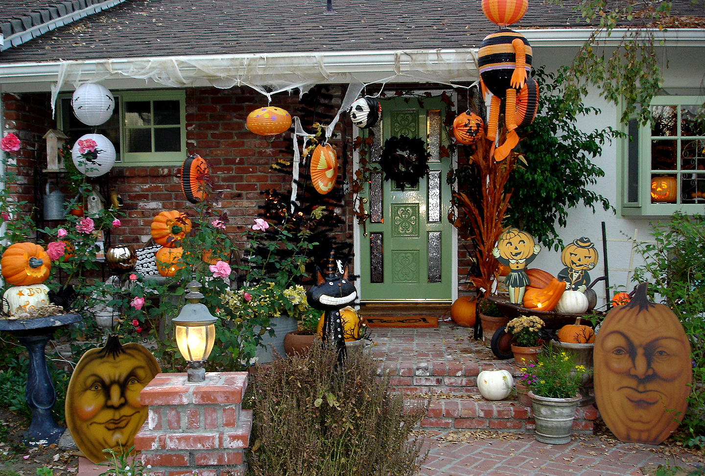 outdoor-halloween-decorations-9
