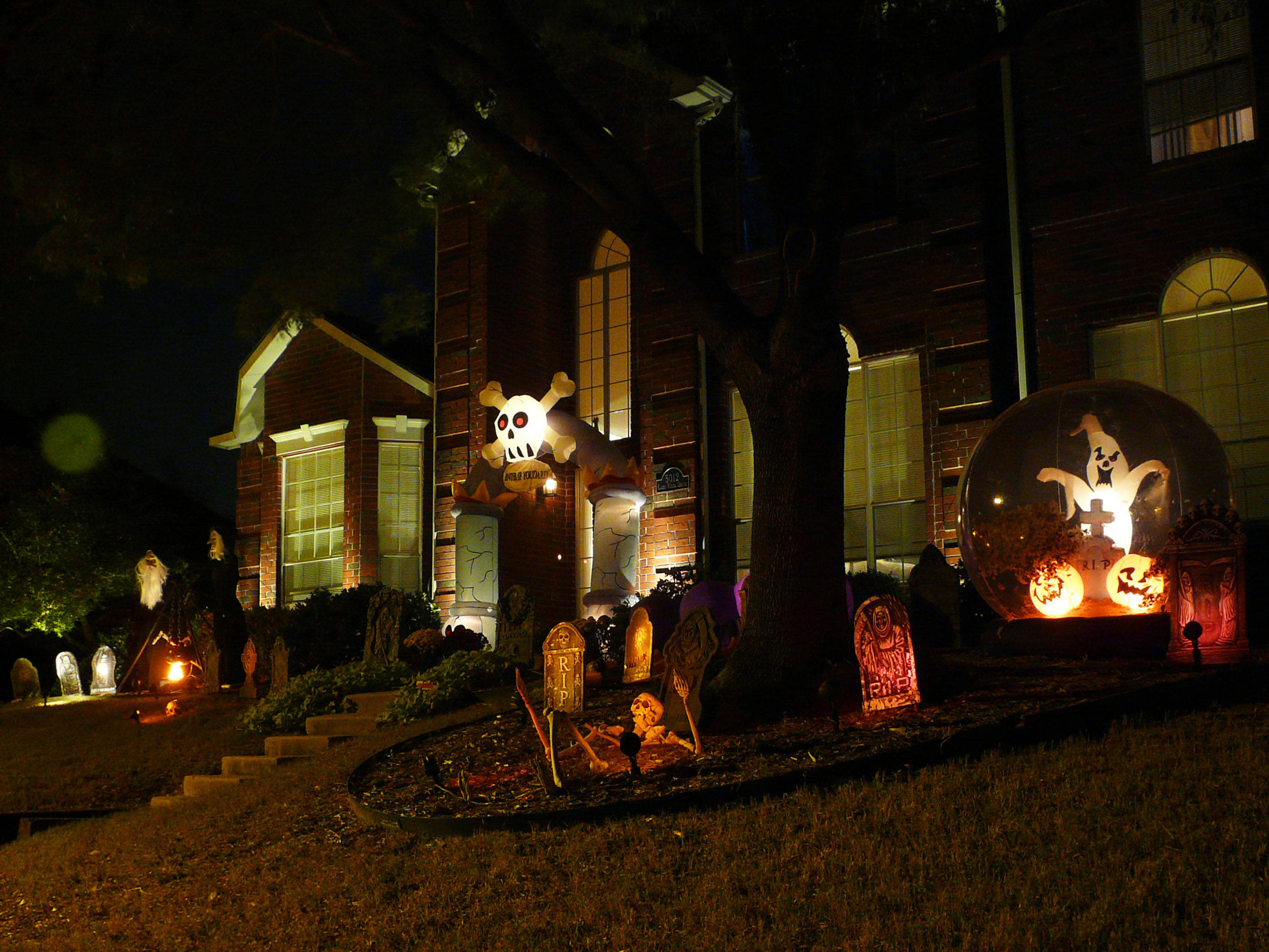 outdoor-halloween-decorations-to-make-at-home