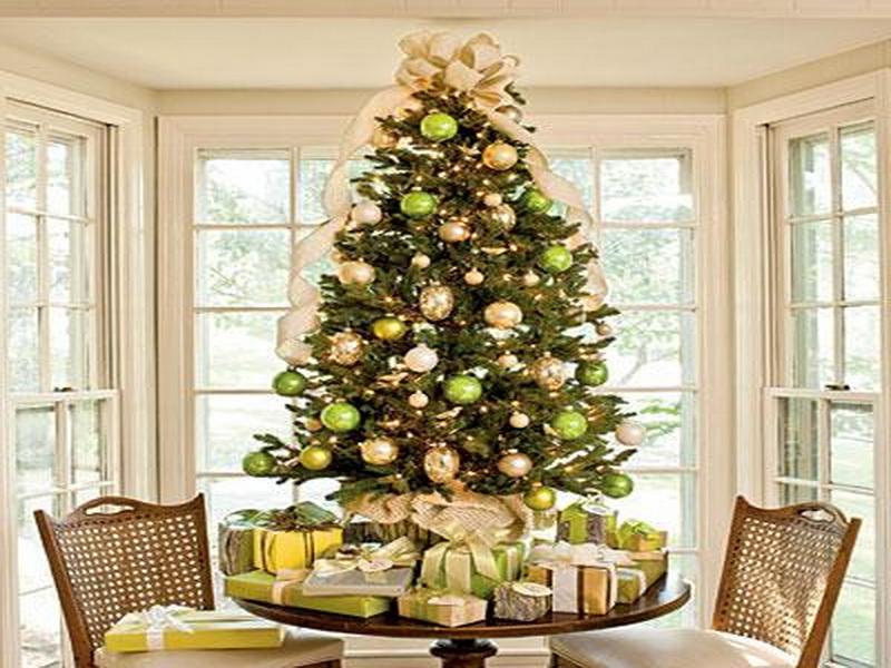 Mesmerizing Golden Christmas Tree Decoration Father Style - Green And Gold Decor Ideas