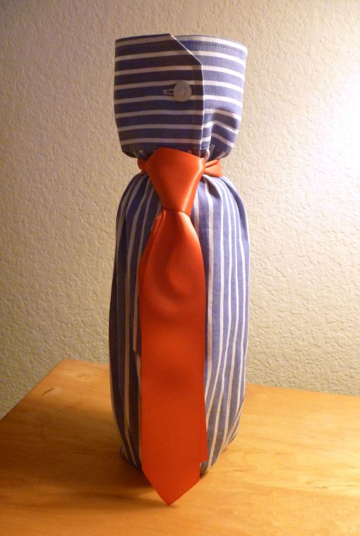 DIY-Wine-Bottle-Shirt-Tie-Gift.