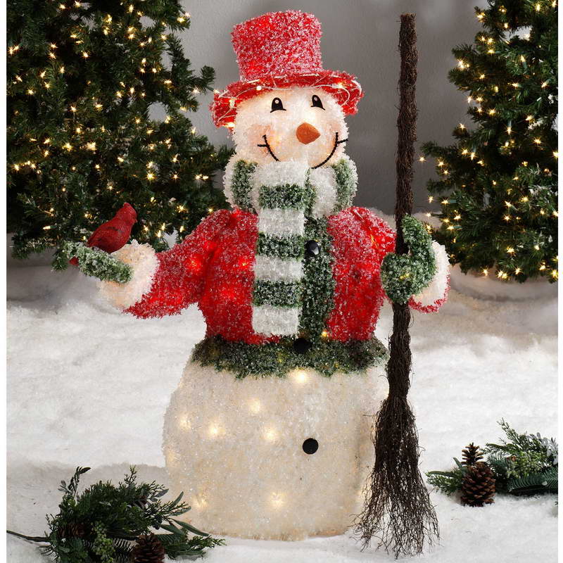 Outdoor-Lighted-Christmas-Decoration-Ideas-Decoration-Doll-With-Snow