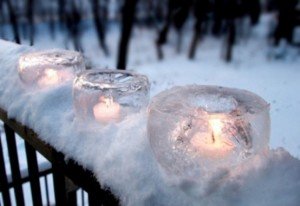 27 COZY ICE CHRISTMAS DECORATIONS FOR OUTDOORS ………