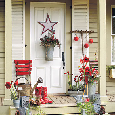 front-porch-christmas-decorations-natural