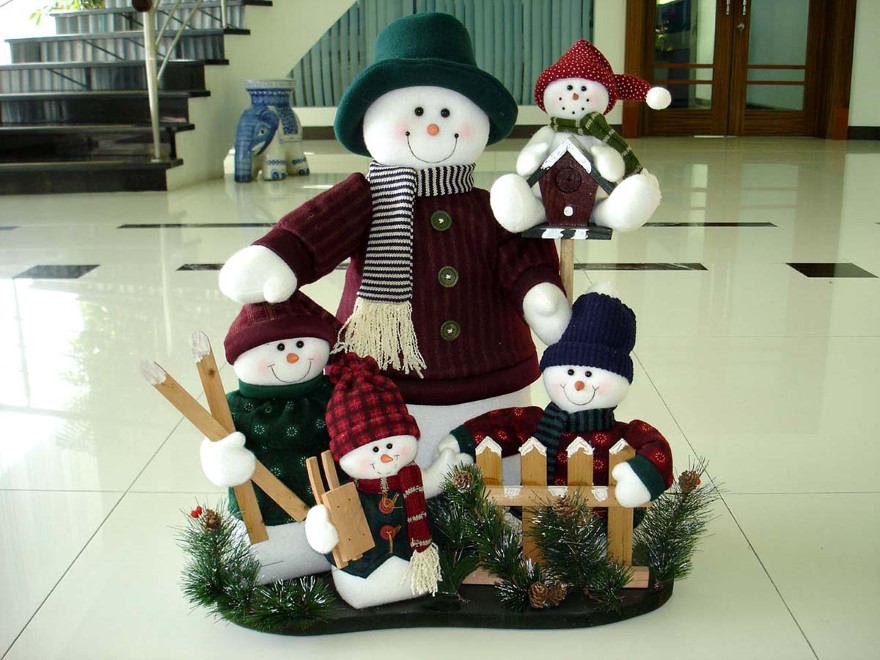 large-snowman-decorations